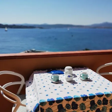 La Finestra Sul Mare * Λα Μανταλένα